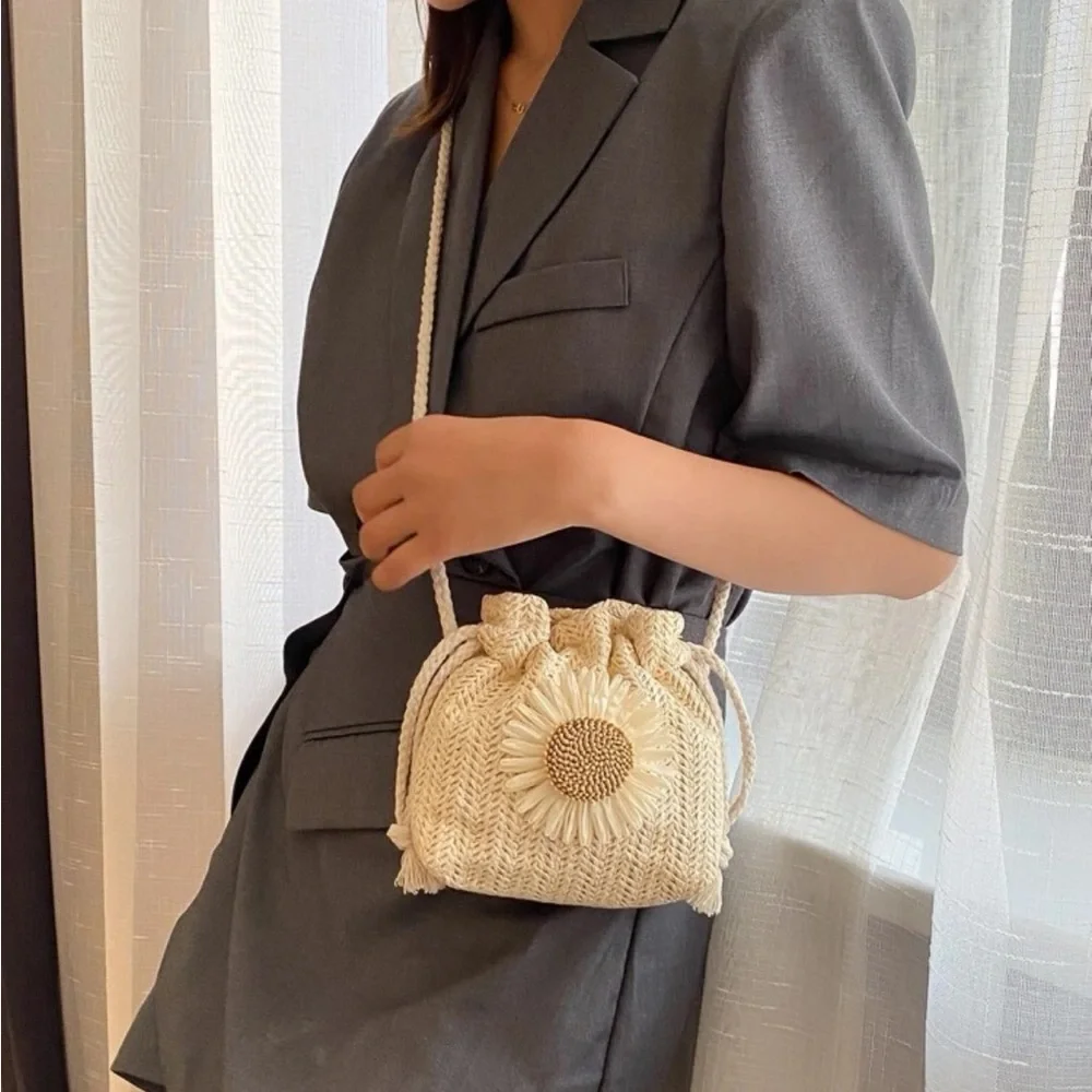 ⚠️Clearance Floral Cute Straw Bag / Drawstring Crossbody Bag - Picture 1 of 8